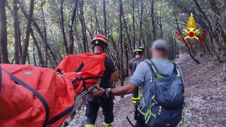 Fiastra - Escursionista infortunato lungo il sentiero delle Lame Rosse: soccorso dai Vigili del fuoco