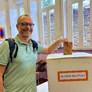 Regionali - Ricci ha votato nel seggio a Pesaro