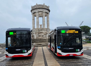 Ancona - Aggressione sull’autobus: schiaffeggiate due 17enni