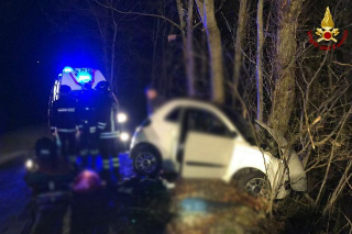 Camerino - Incidente nella notte a Colli, una persona finisce all’ospedale