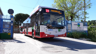 Ancona - Non ha il biglietto del bus: 17enne apre la porta d’emergenza per fuggire