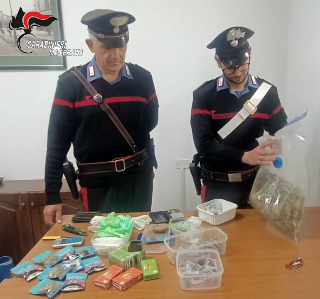 San Severino - Marijuana, hashish e cocaina in garage, arrestato