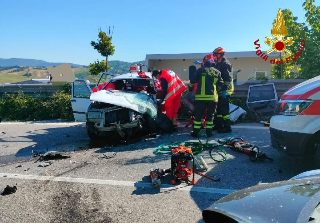 Camerino - Incidente tra due auto lungo la Sp 209