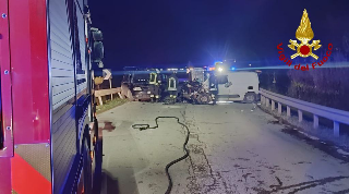Macerata - Frontale tra suv e furgone: grave una 34enne, tra i feriti anche due bambini