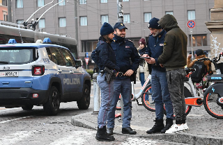 Baby gang terrorizzava Pescara con mazze e coltelli, arrestati 5 giovanissimi