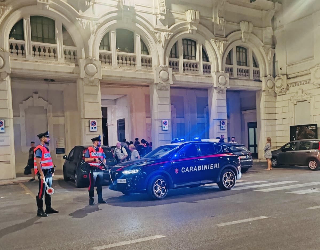 Ancona – Controlli dei carabinieri, cinque denunce e sequestro di armi e droga