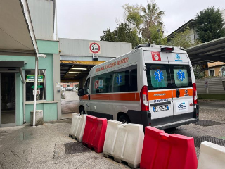 Cade da una cella frigorifera, altro incidente sul lavoro a Porto d’Ascoli