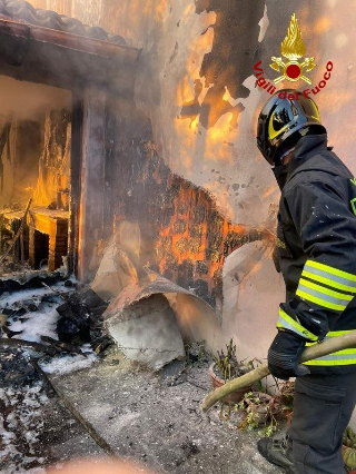 Cartoceto - Fiamme in un appartamento di via delle Pieve