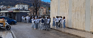 Ascoli Piceno - Cento giorni all’esame, studente ferito da una bomba carta