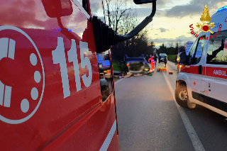 Fano - Incidente tra due auto, un ferito trasportato in ospedale con l’eliambulanza