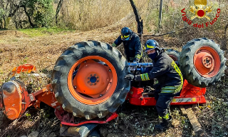 Tolentino - Tragedia nei campi: 61enne muore schiacciato dal trattore