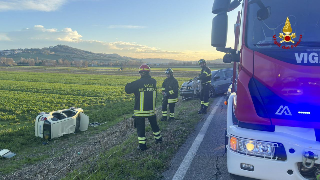 Camerano - Incidente stradale, un’auto si ribalta