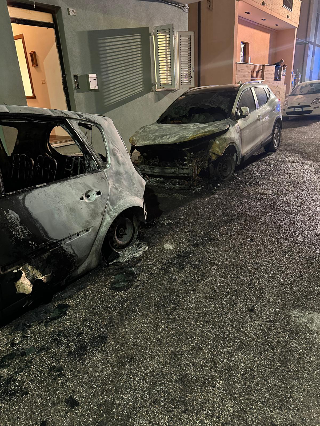 Roghi nella notte: otto auto danneggiate nel Fermano