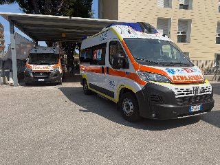 Fano - Arresto cardiaco, 40enne salvato in 4 minuti grazie alla rete di defibrillatori