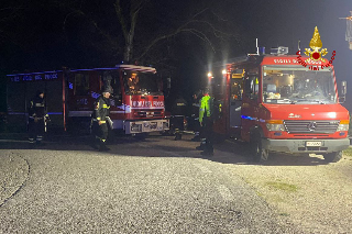 San Benedetto - Vigili del fuoco aprono porta e trovano marito con in braccio la moglie morta