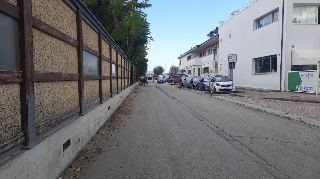 Martinsicuro, ciclista urtata da un’auto: parapiglia all’incrocio di via dei Pioppi