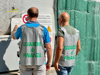 Finanza scopre 2 lavoratori in nero in un cantiere Pnrr, uno è minorenne