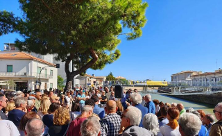 Senigallia – Sit in degli ambientalisti per contestare il nuovo ponte Garibaldi