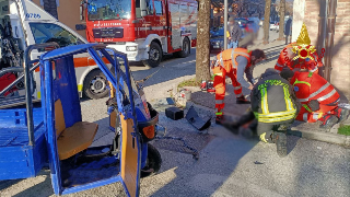 Fabriano - Scontro auto-ape: conducente elitrasportato a Torrette