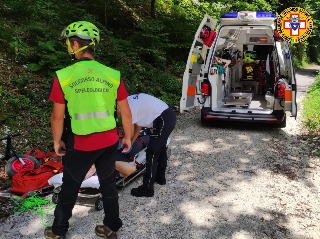 Ciclista anconetano muore per malore sull’Altopiano di Asiago: la vittima è Stefano Guaiana