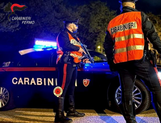 Montegiorgio - Fugge all’alt dei carabinieri, si ferma  per un guasto: denunciato 53enne