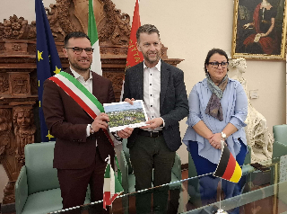 Fano - Visita del sindaco di Wolfsburg: "Legame da mezzo secolo"