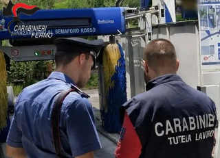 Fermo - Gravi violazioni sulla sicurezza: sospeso un autolavaggio
