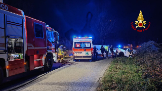 Scontro frontale a Ponzano di Fermo: tre feriti, uno grave