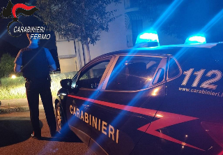 Fermo - Banditi svaligiano Fendi, chiodi in strada per la fuga