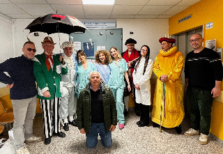 Ascoli Piceno - Le maschere del Carnevale portano sorrisi ai ricoverati del Mazzoni