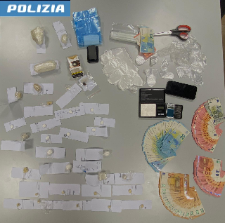 Senigallia - Detenzione di stupefacenti ai fini di spaccio, arrestati due maghrebini