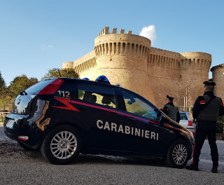 Rubava le offerte in chiesa, denunciata dai carabinieri