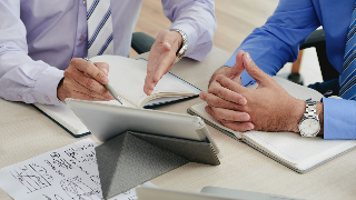 Consulenza evoluta per un mercato complesso: come SOLEXPERT guida privati, aziende e professionisti