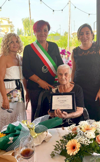 Martinsicuro celebra Giuseppina Pulcini per i suoi 100 anni, esempio di longevità e memoria storica