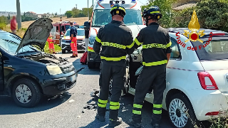 Osimo - Frontale tra due auto in via Colle San Biagio