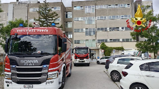 Montegranaro - Prende fuoco motore dell’ascensore, incendio all’ospedale