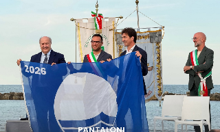 Venti Bandiere Blu nelle Marche, la festa regionale a Marina di Campofilone