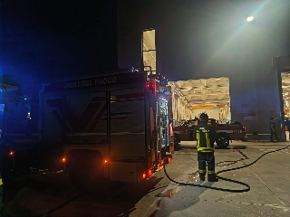 Castellalto - Incendio nel forno ad alta temperatura, 50 operai evacuati
