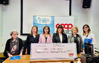 Ancona – Con la vendita di piantine, donazione per oncologia pediatrica del Salesi