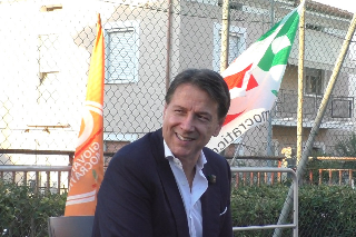 Conte a Pesaro rilancia il campo progressista: «Se Schlein sarà candidata la sosterremo ma siamo pronti alle primarie»