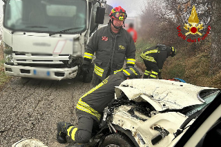 Incidente stradale a Trecastelli, persone estratta dalle lamiere