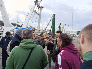 Caro Gasolio, pescherecci fermi ad Ancona: "Costi insostenibili, rischiamo di lasciare a casa i lavoratori"
