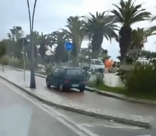 San Benedetto - Auto sulla ciclabile del lungomare, vigili a caccia della targa