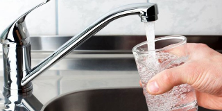 Acqua non potabile in 9 comuni del Pescarese: utilizzabile solo previa bollitura