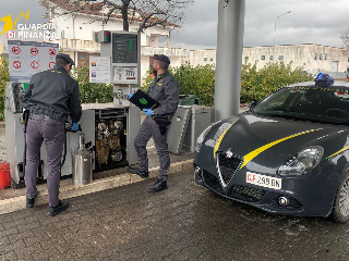 Ancona – Finanza: controlli sui prezzi del carburante, scoperte 6 irregolarità