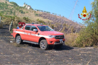 Monteprandone - Incendio sulla 86esima strada: arriva l’elicottero