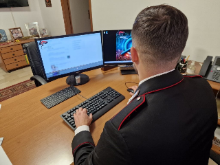 Falconara - Truffa online, paga 1700 euro per una bici da corsa ma non riceve nulla: denunciato