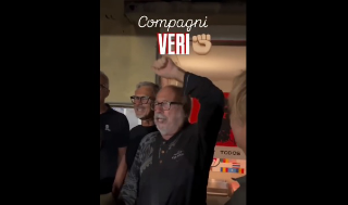 "Taglierem la testa ai padroni", a Pesaro polemica sullo stornello alla festa dem