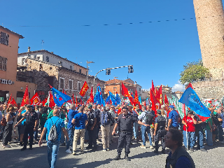 Cerreto d’Esi - Electrolux, corteo dei lavoratori da tutta Italia contro gli esuberi