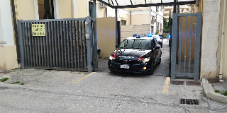 Pescara - Colpì con la bottiglia il figlio del titolare di uno chalet, arrestato ventenne